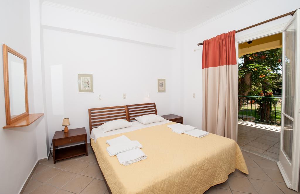 Zarkadis Beach Apartments Циливи Номер фото